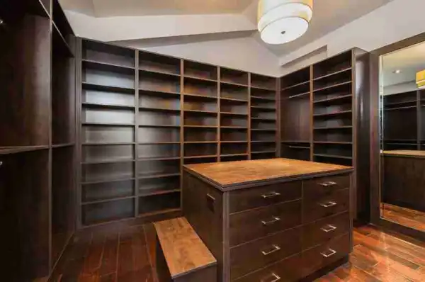 Rihanna Acquires $6.8 Million Mansion In Hollywood Hills (Photos)